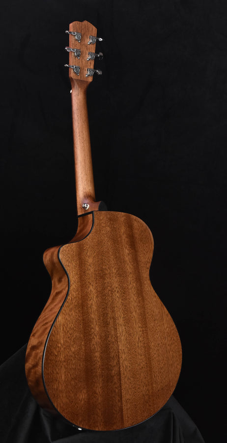 Breedlove Discovery Concertina CE Sitka Spruce and Mahogany