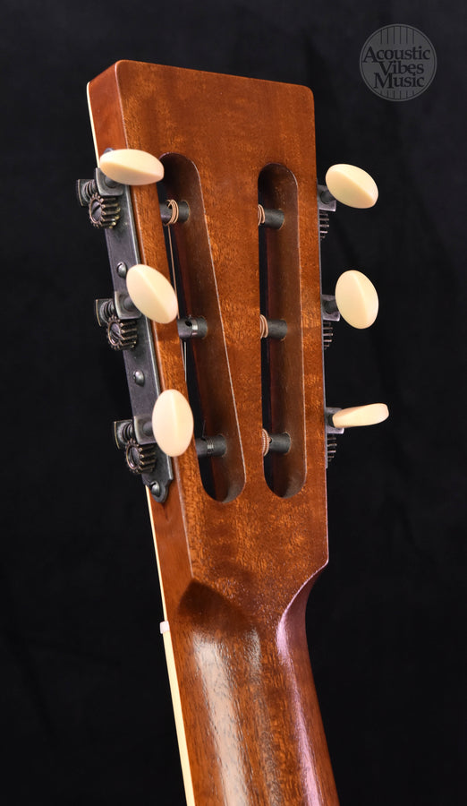 Waterloo WL-S Deluxe  Slotted Head Stock, Truss Rod with Case