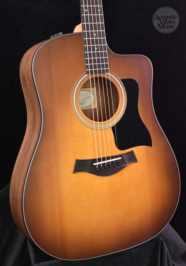 Taylor 110CE-SB Walnut/ Sitka Spruce,  Sunburst