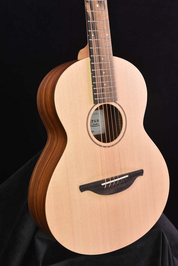 Sheeran by Lowden W02 Sitka Spruce/ Santos Rosewood LR Baggs Element VTC Pickup