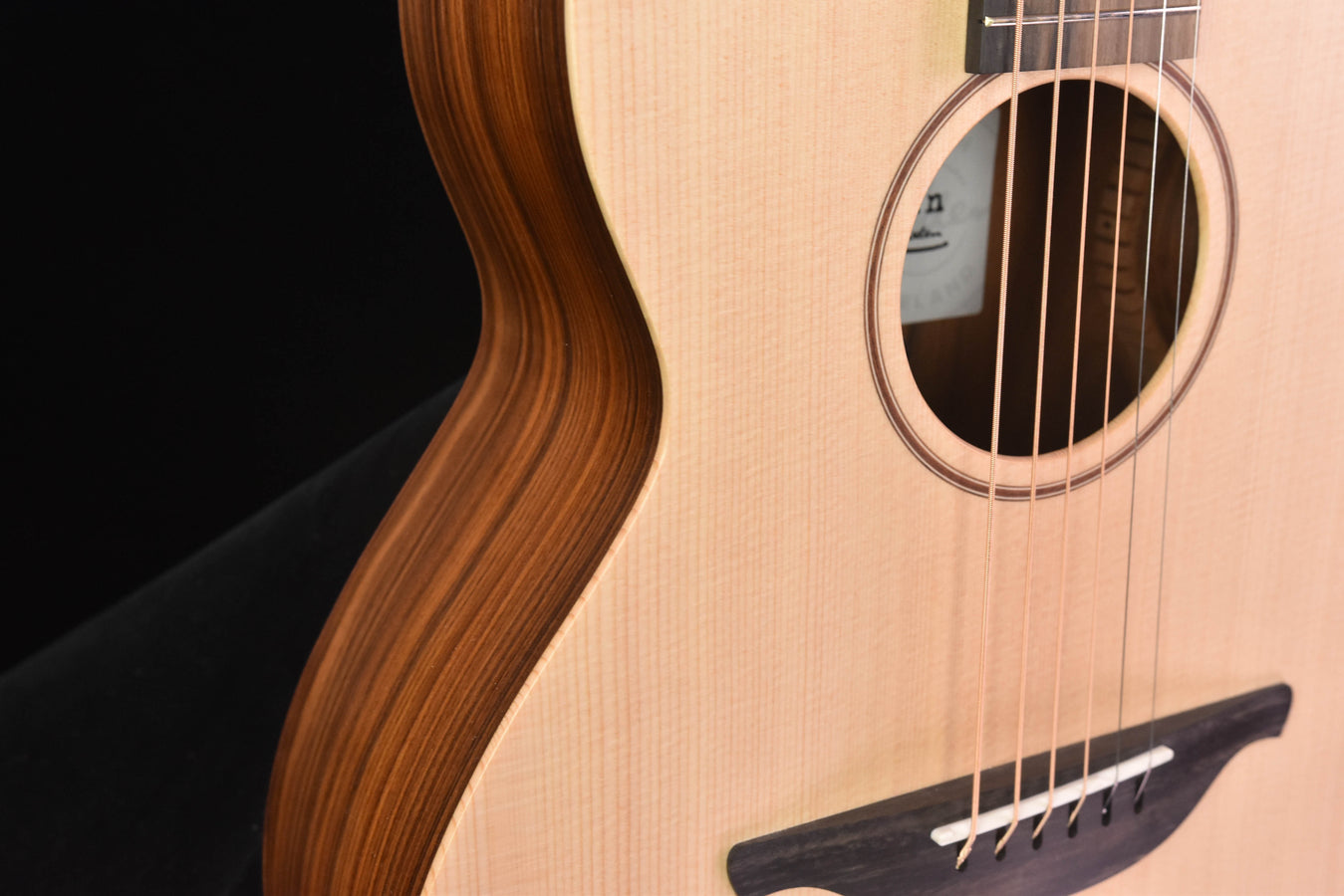 Sheeran by Lowden W02 Sitka Spruce/ Santos Rosewood LR Baggs Element VTC Pickup