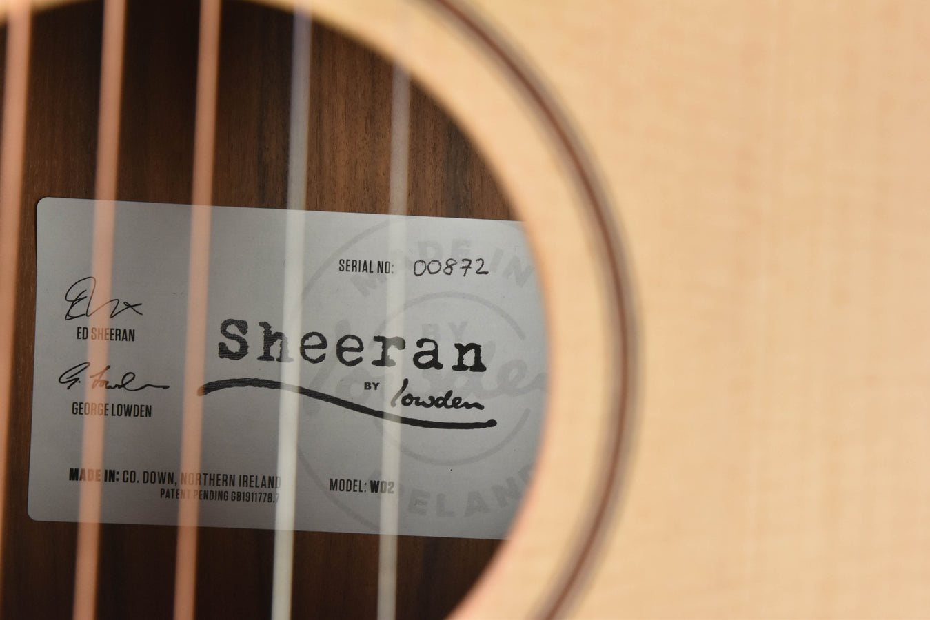 Sheeran by Lowden W02 Sitka Spruce/ Santos Rosewood LR Baggs Element VTC Pickup