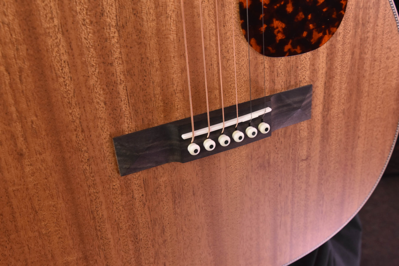 Larrivee Custom 000-40 All Mahogany Dancer Headstock Inlay, Presentation Fretboard inlay