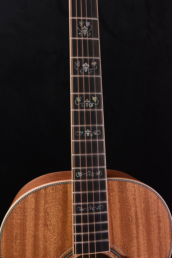 Larrivee Custom 000-40 All Mahogany Dancer Headstock Inlay, Presentation Fretboard inlay