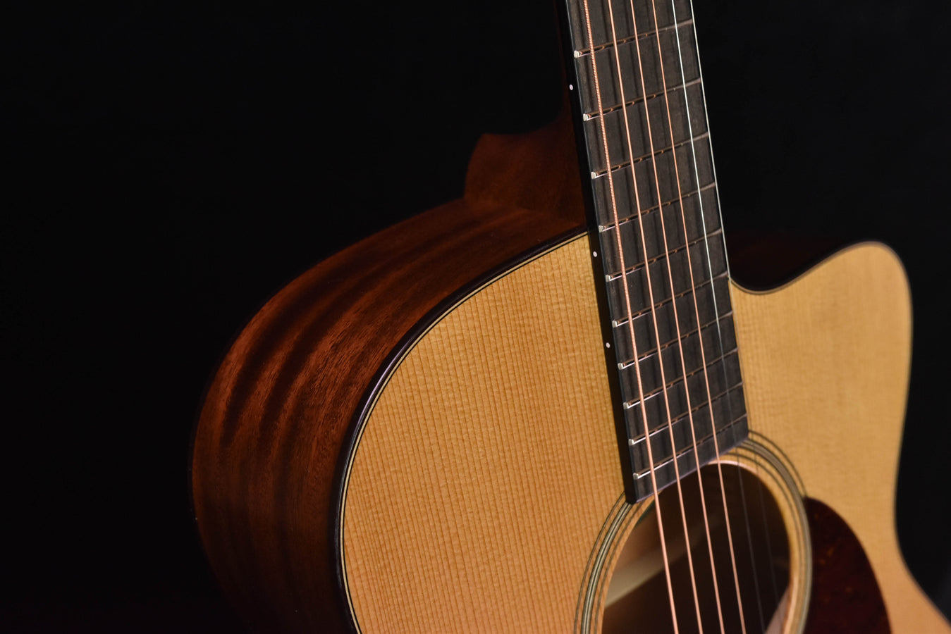 Bourgeois OMC Generations AT Adirondack Spruce and Mahogany