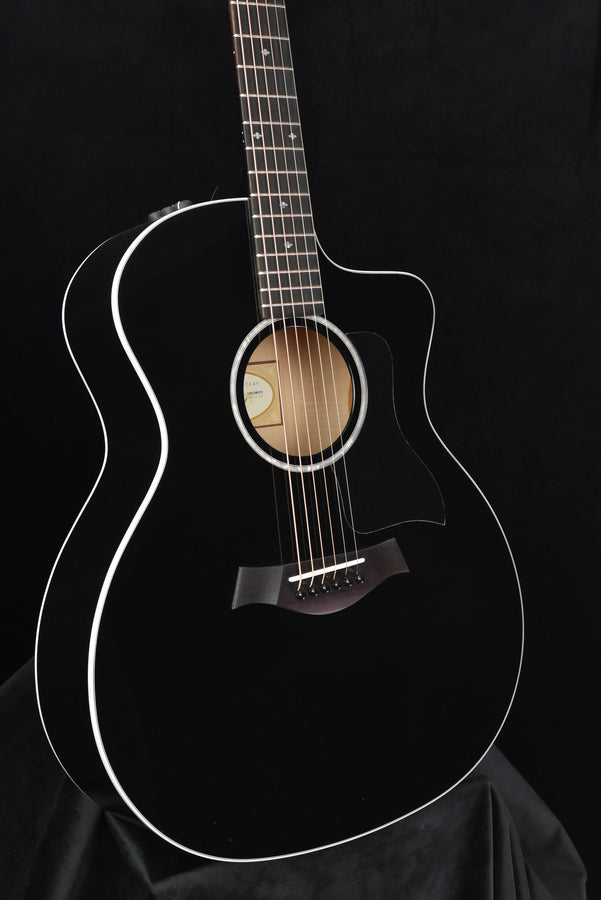 Taylor 214CE-BLK DLX- Sitka Spruce and Maple, Grand Auditorium
