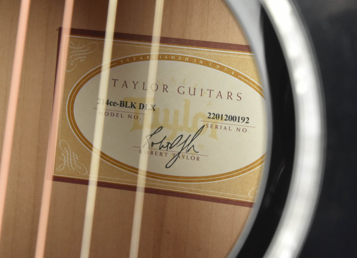 Taylor 214CE-BLK DLX- Sitka Spruce and Maple, Grand Auditorium