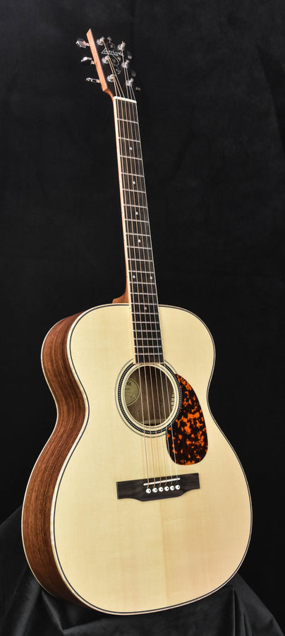 Larrivee OM-03-BH Bhilwara and Alpine Moon Spruce Top