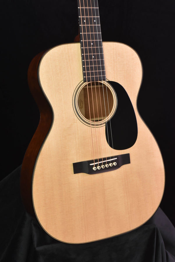 Martin Custom Shop 00 14 Fret Size Sinker Mahogany/ Sitka Spruce