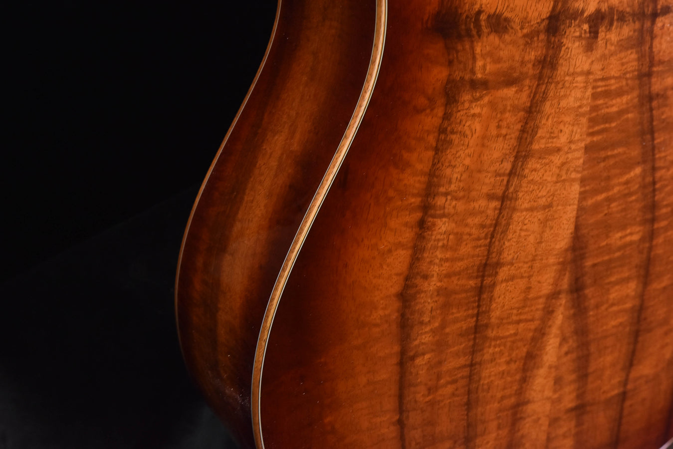 Breedlove Masterclass Drednought Carmel Burst E Bearclaw Sitka/ Koa- Discontined 2017 Model