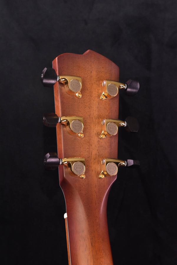 Breedlove Masterclass Drednought Carmel Burst E Bearclaw Sitka/ Koa- Discontined 2017 Model