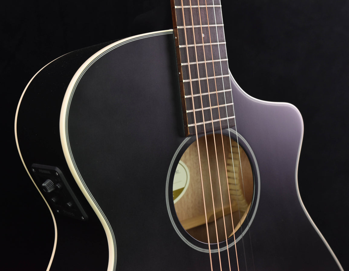 Breedlove Discovery Concert Satin Black CE Sitka/ Mahogany