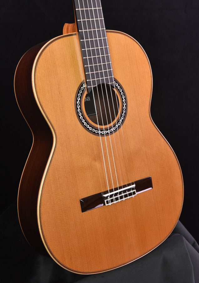 Cordoba C12 Cedar top Classical with case