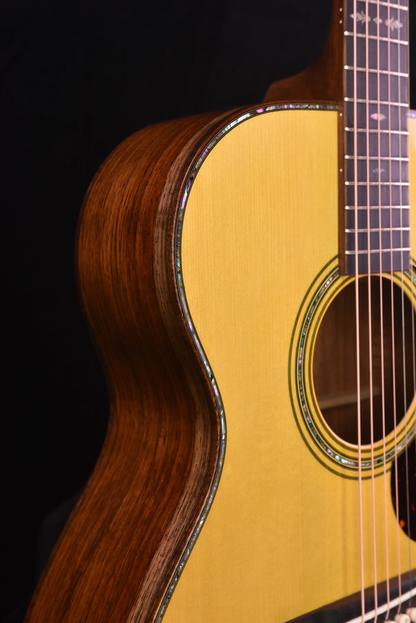 Martin Custom Shop 000-14 Fret Size Guatemalan Rosewood Abalone binding Torch headstock inlay