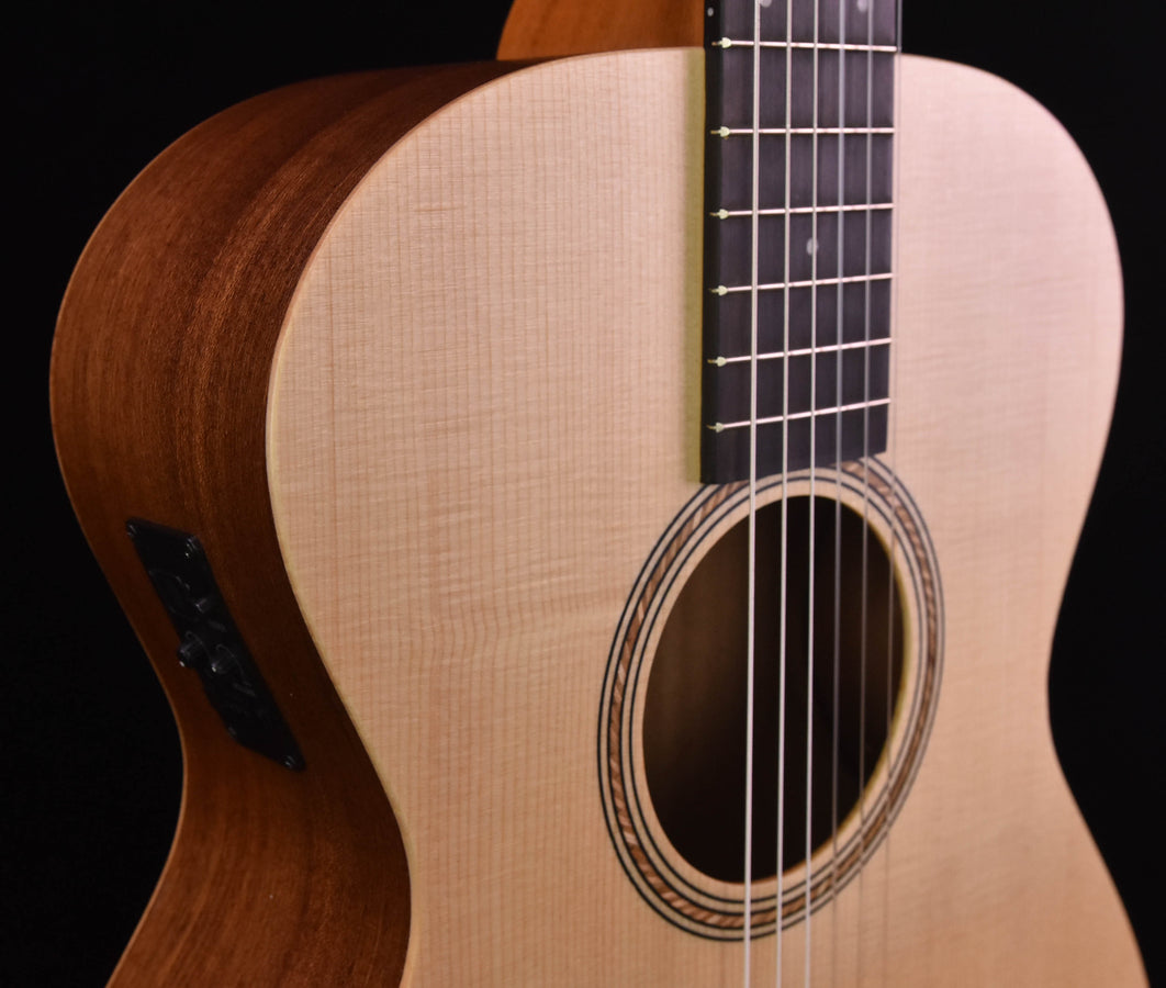 Taylor Academy 12e-N Nylon String Crossover