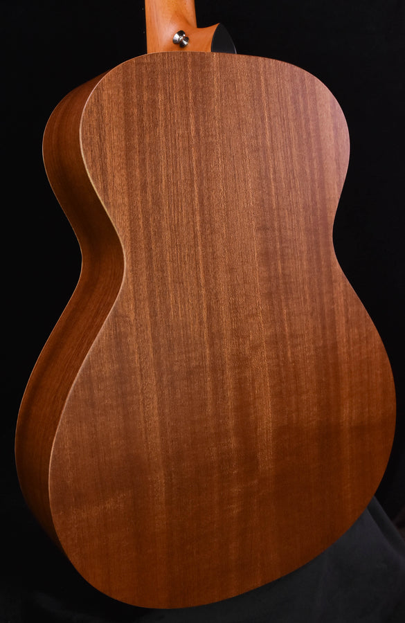 Taylor Academy 12e-N Nylon String Crossover