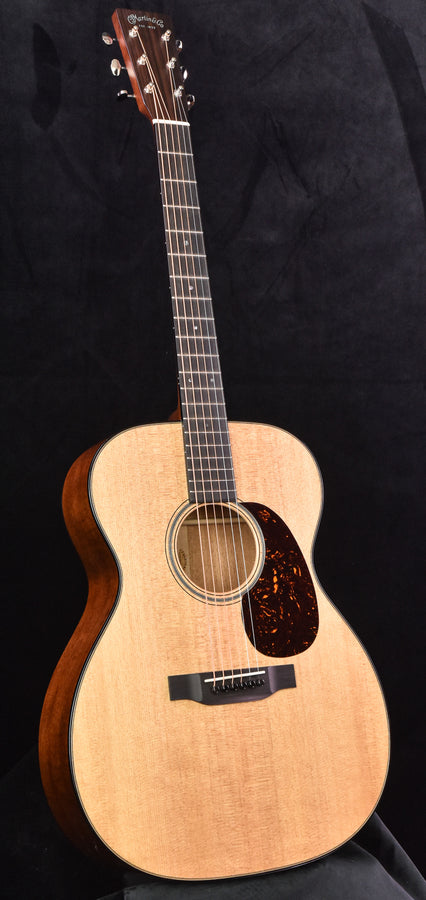 Martin Custom Shop 000 Sitka Spruce VTS Top Mahogany B/S Hide Glue Short Scale