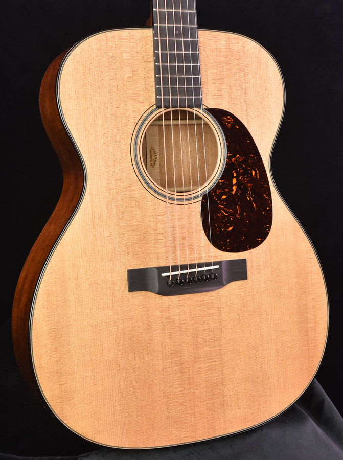 Martin Custom Shop 000 Sitka Spruce VTS Top Mahogany B/S Hide Glue Short Scale