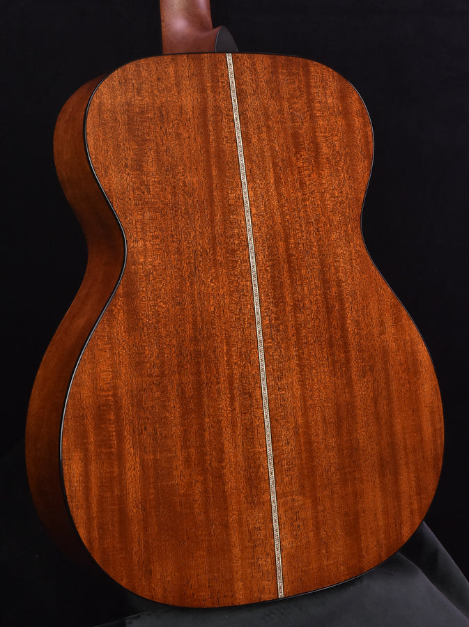 Martin Custom Shop 000 Sitka Spruce VTS Top Mahogany B/S Hide Glue Short Scale