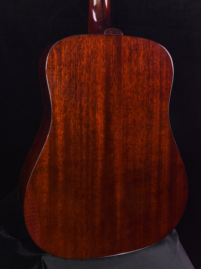 Guild D-40 Traditional- Natural Finish