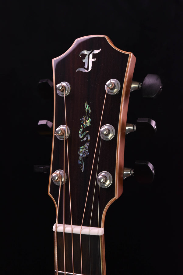 Furch Master's Choice Red Series Grand Auditorium Cutaway Sunburst Sitka Spruce Top/ Indian Rosewood Back and Sides SPA Pickup Sunburst