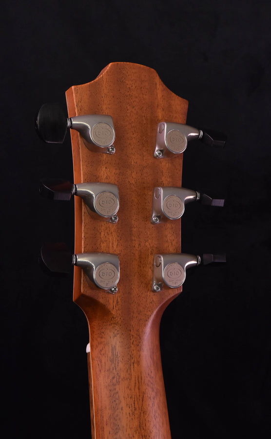 Furch Master's Choice Red Series Grand Auditorium Cutaway Sunburst Sitka Spruce Top/ Indian Rosewood Back and Sides SPA Pickup Sunburst