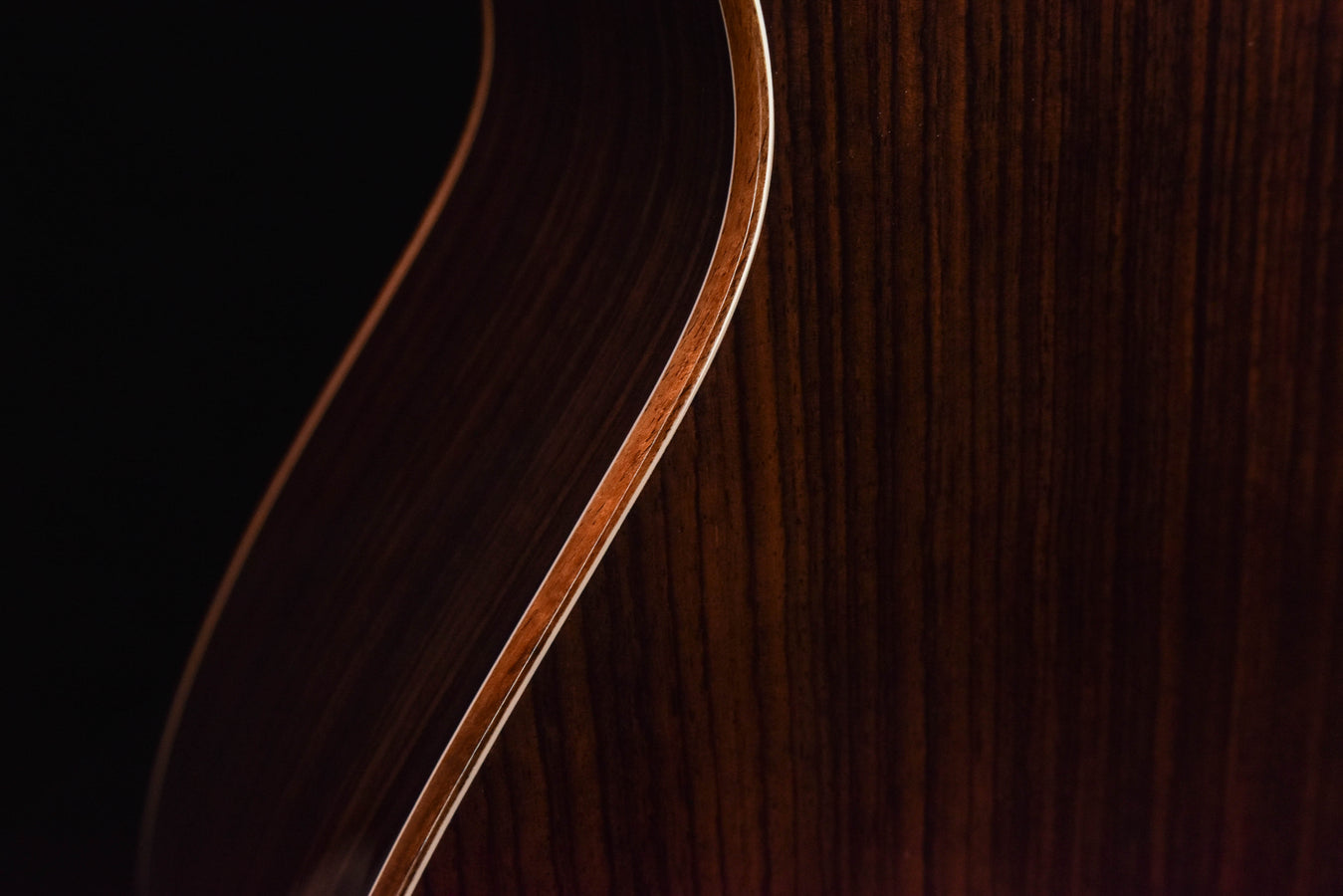 Furch Master's Choice Red Series Grand Auditorium Cutaway Sunburst Sitka Spruce Top/ Indian Rosewood Back and Sides SPA Pickup Sunburst