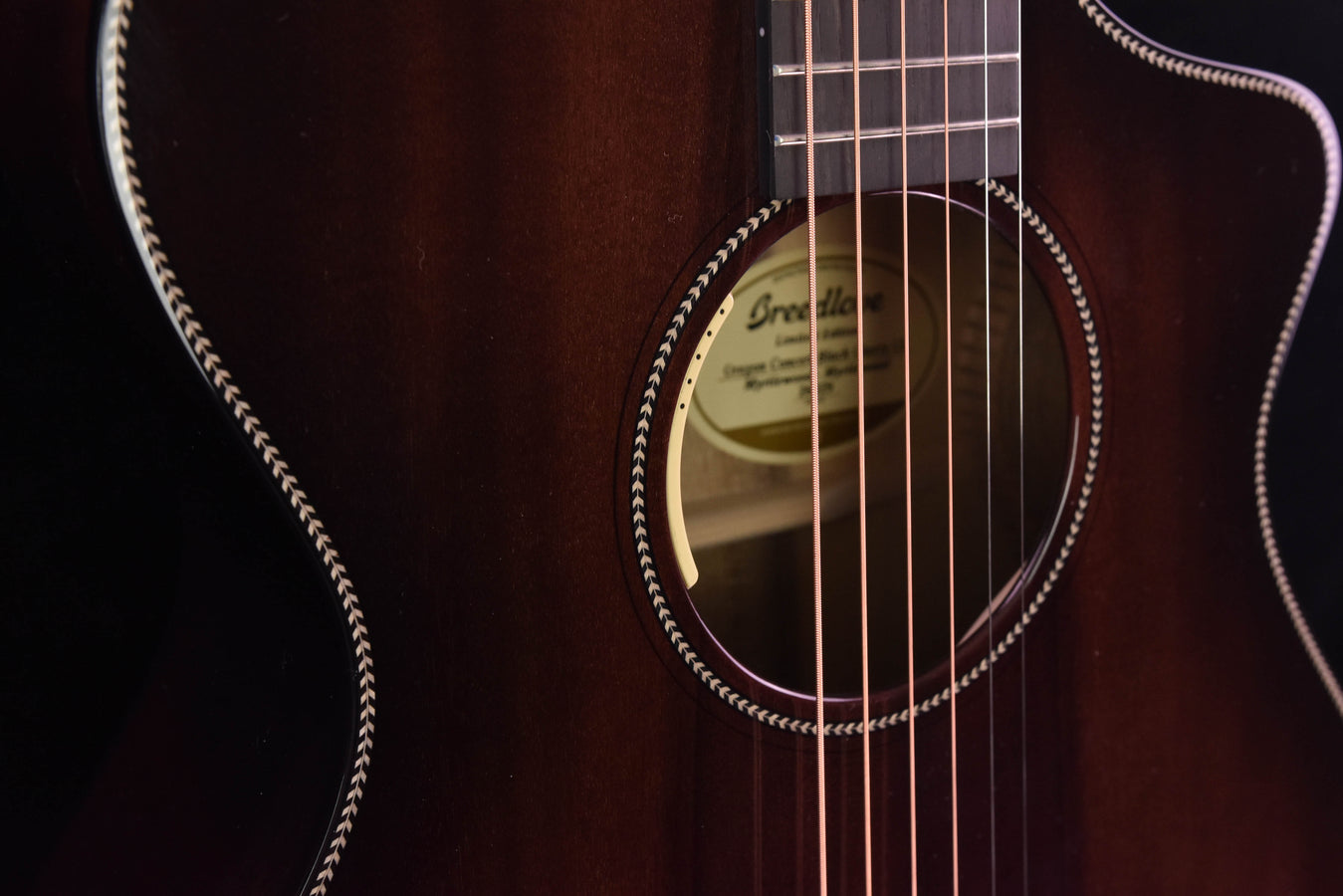 Breedlove Oregon Concert Black Cherry CE LTD