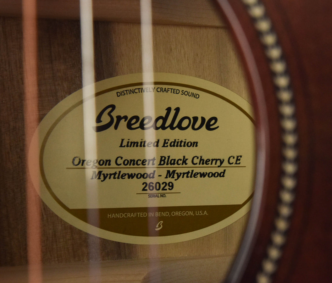 Breedlove Oregon Concert Black Cherry CE LTD