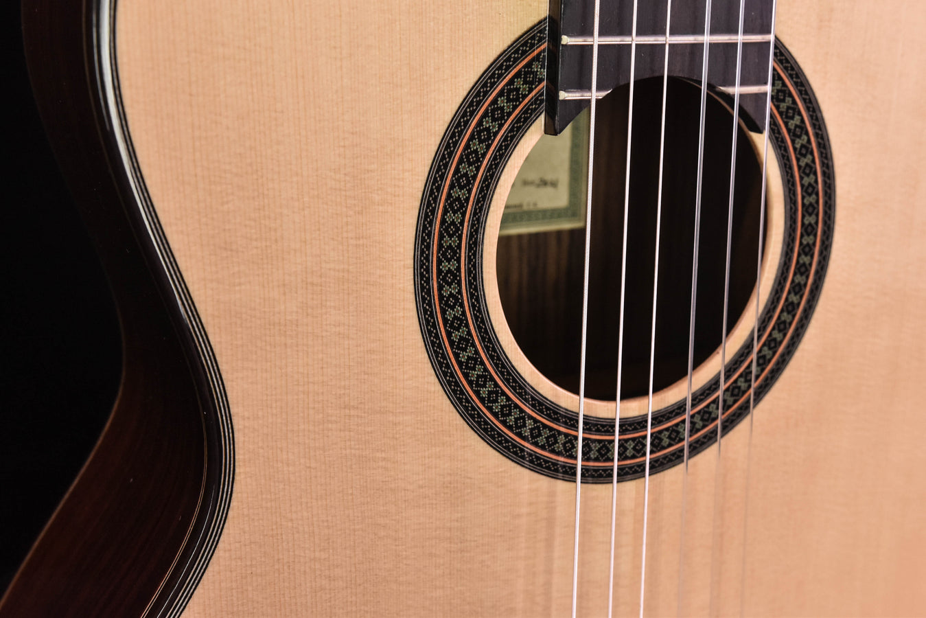 Hill New World Player Classical Solid Spruce Top 650MM Scale with Case