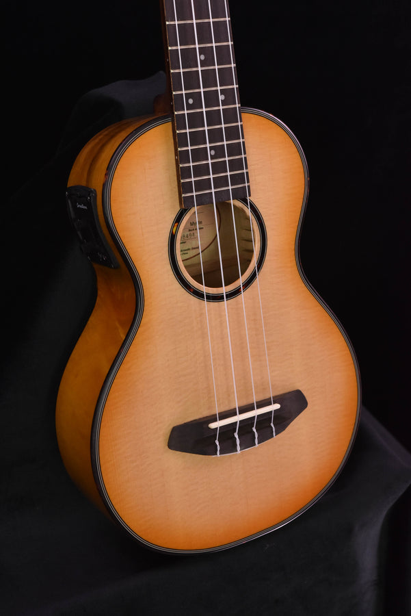 Breedlove Lu'au Concert Ukulele Natural Shadow E Sitka Spruce/ Myrtlewood