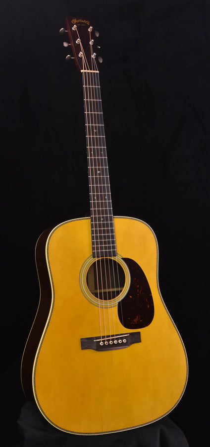 Martin D-28 Authentic 1937 Custom Shop Expert Model