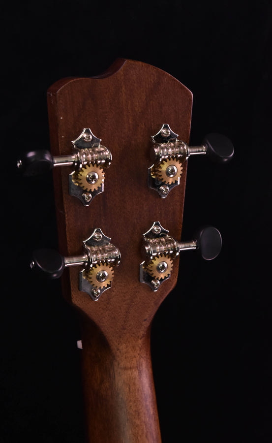 Breedlove Lu'au Concert Ukulele Natural Shadow E Sitka Spruce/ Myrtlewood