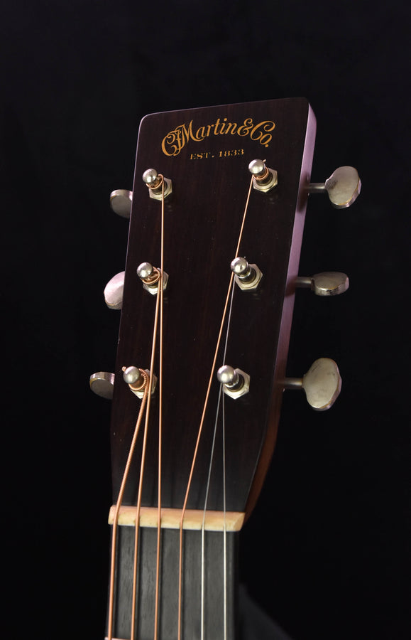 Martin D-28 Authentic 1937 Custom Shop Expert Model