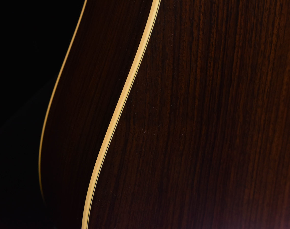 Martin D-28 Authentic 1937 Custom Shop Expert Model