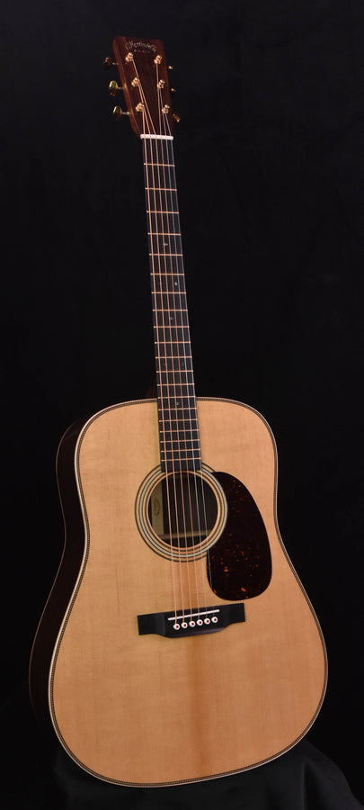 Martin D-28 Modern Deluxe