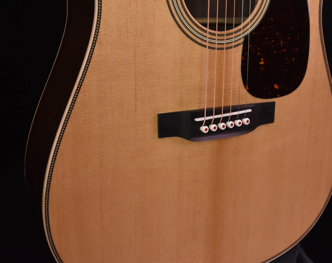 Martin D-28 Modern Deluxe