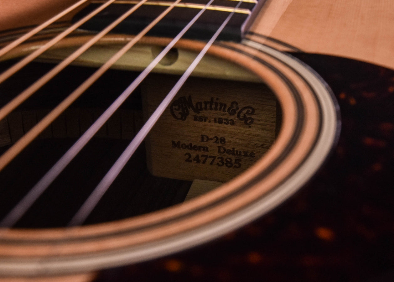 Martin D-28 Modern Deluxe