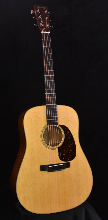 Martin D-18