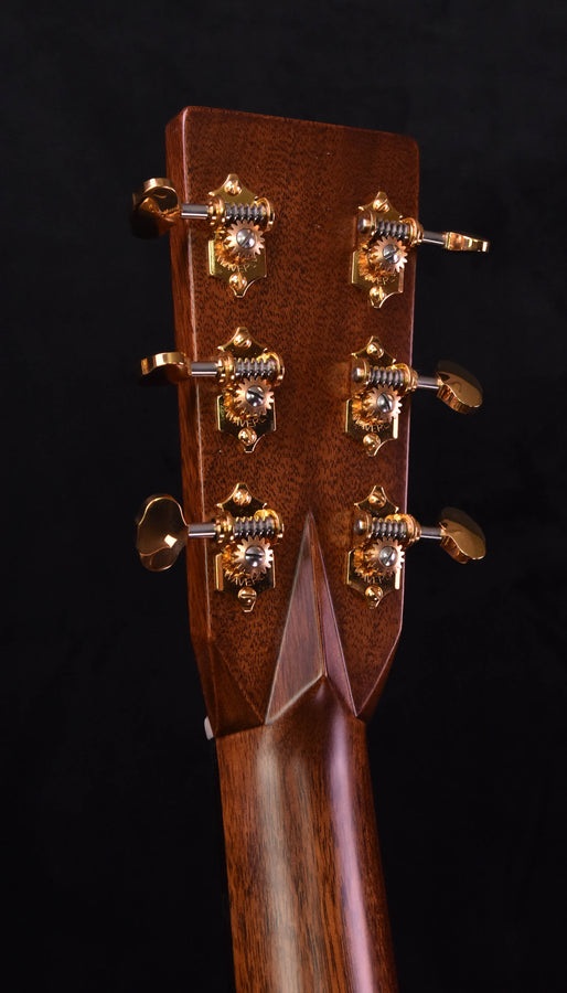 Martin D-28 Modern Deluxe