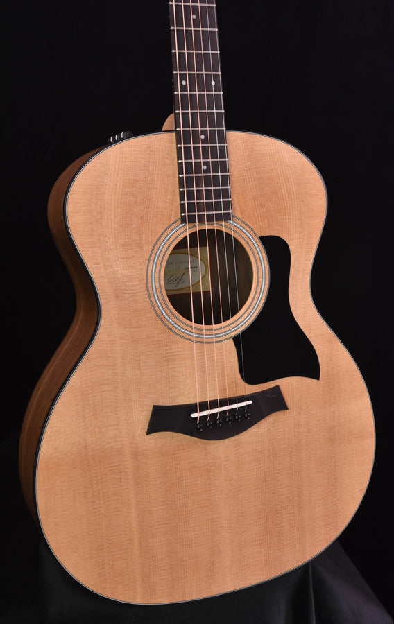 Taylor 114E Walnut/ Sitka Spruce
