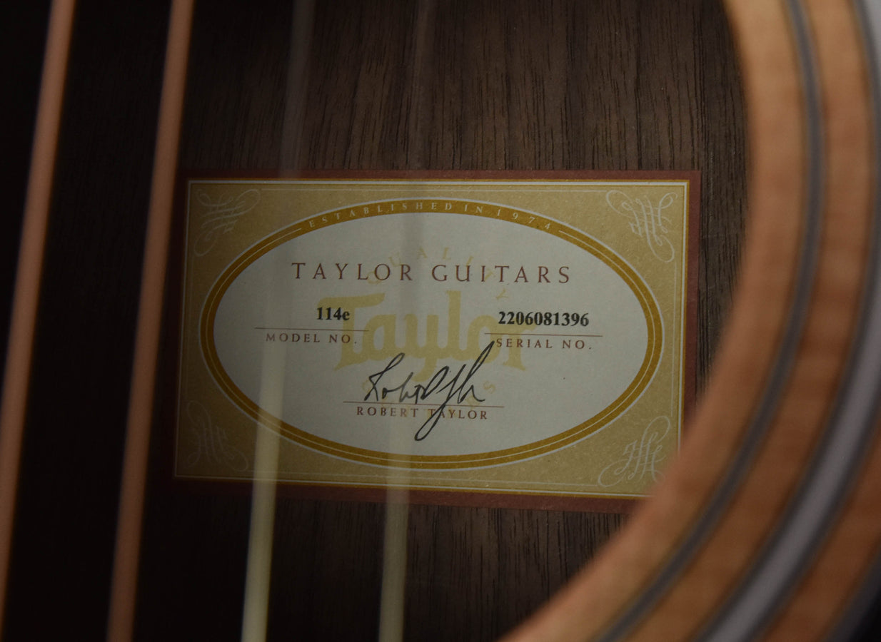 Taylor 114E Walnut/ Sitka Spruce