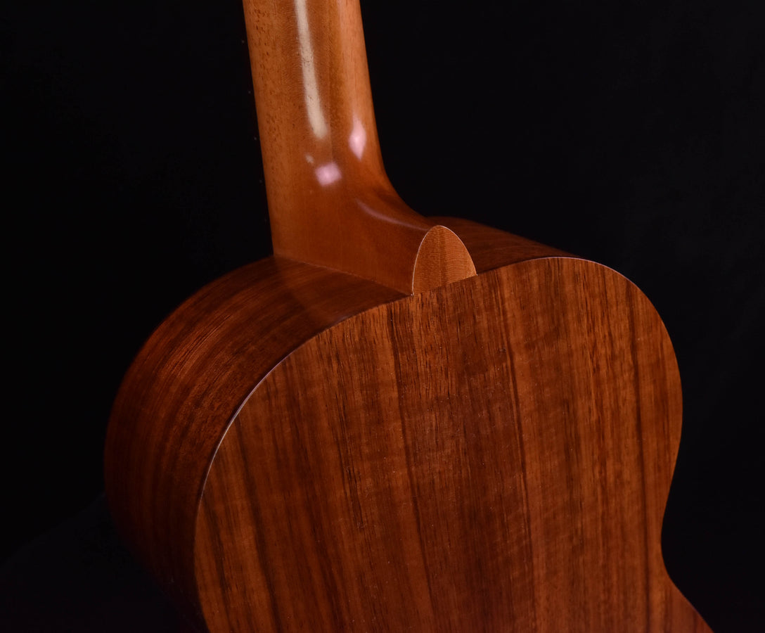 Kamaka HF-4 Baritone Ukulele