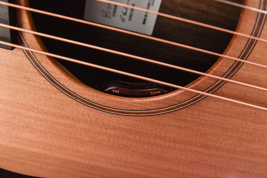 sheeran by lowden s03 cutaway cedar and indian rosewood w/ top bevel and lr baggs pickup!