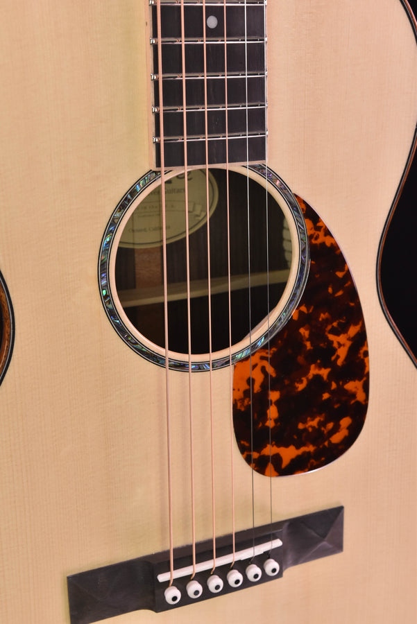 Larrivee P-09-RW. Parlor Custom  Moon Spruce Top Unicorn Inlay