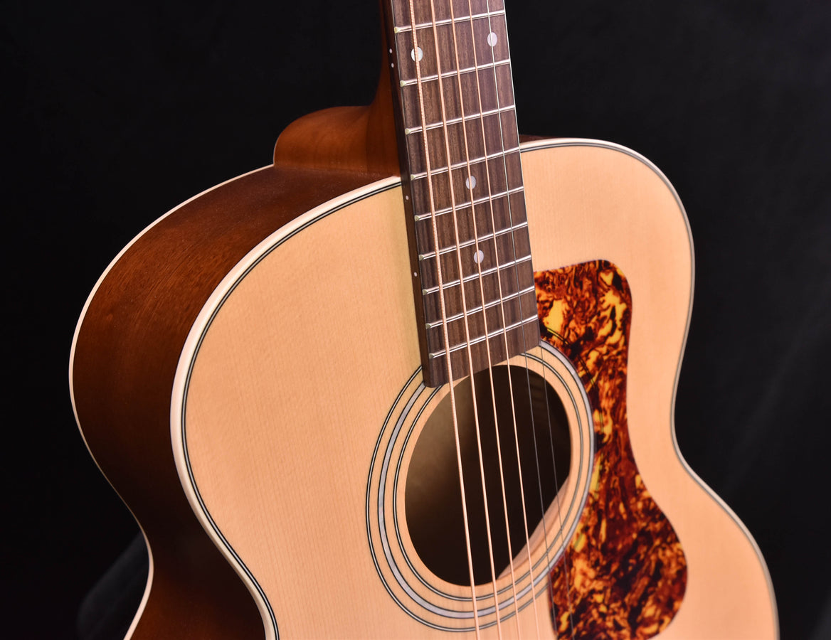 Guild Jumbo Junior-E