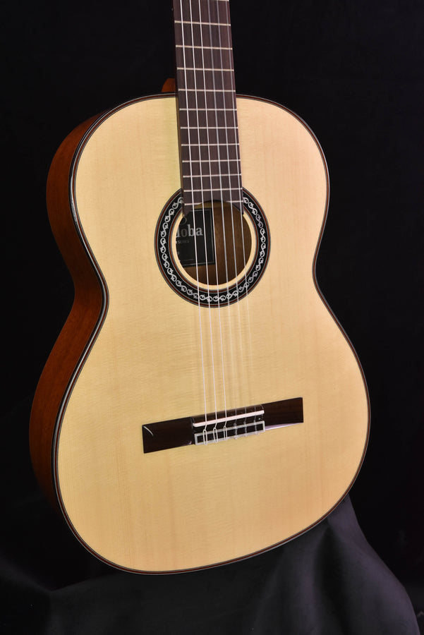 Cordoba C9 Spruce Top with Polyfoam Case
