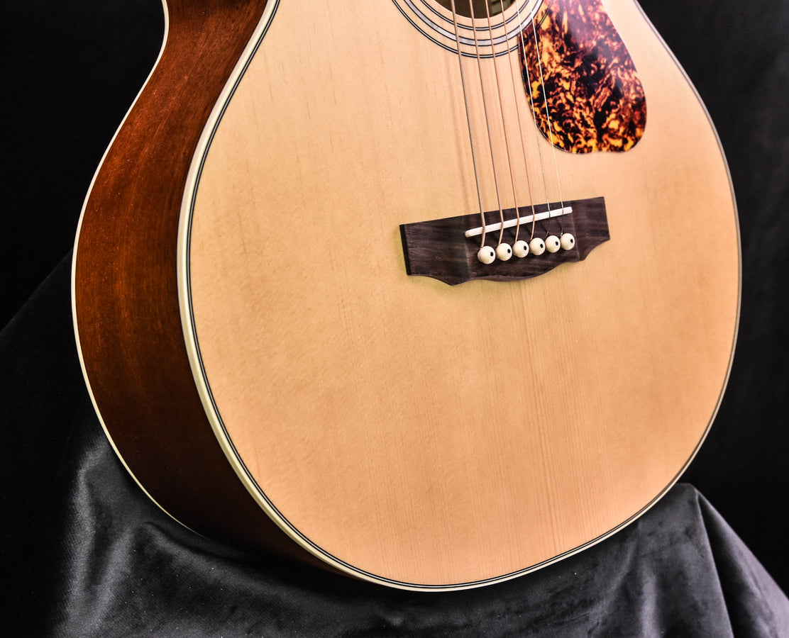 Guild Jumbo Junior-E