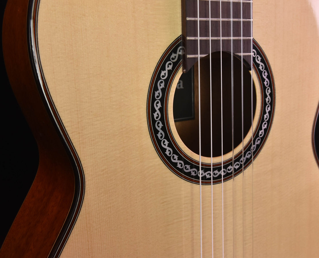 Cordoba C9 Spruce Top with Polyfoam Case