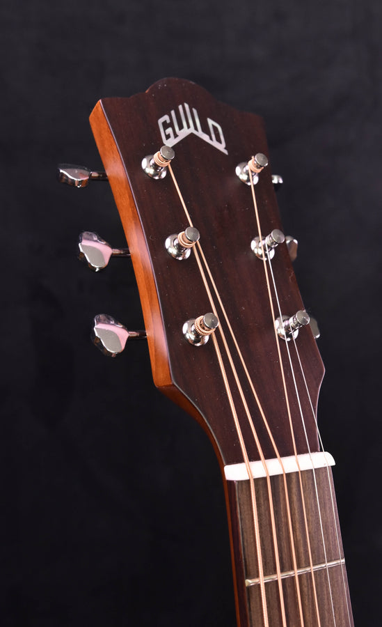 Guild Jumbo Junior-E